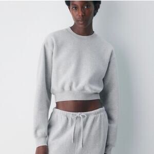 Aritzia TNA Cropped Sweatshirt Sz L